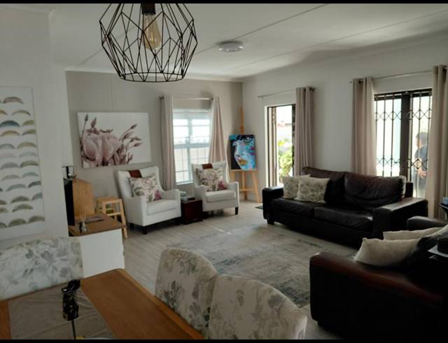 3 BEDROOM HOUSE FOR SALE IN ROYAL ASCOT